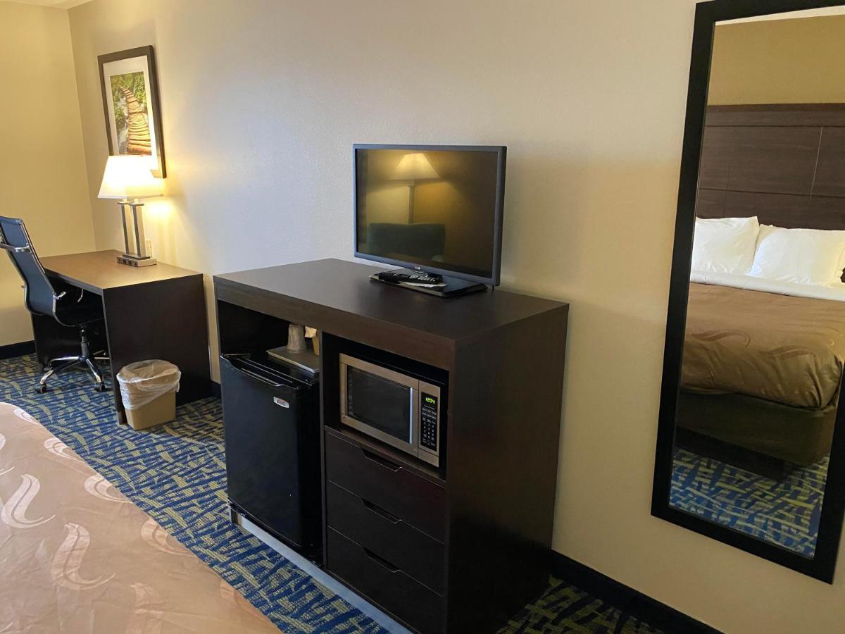 Quality Inn Rochelle Bagian luar foto