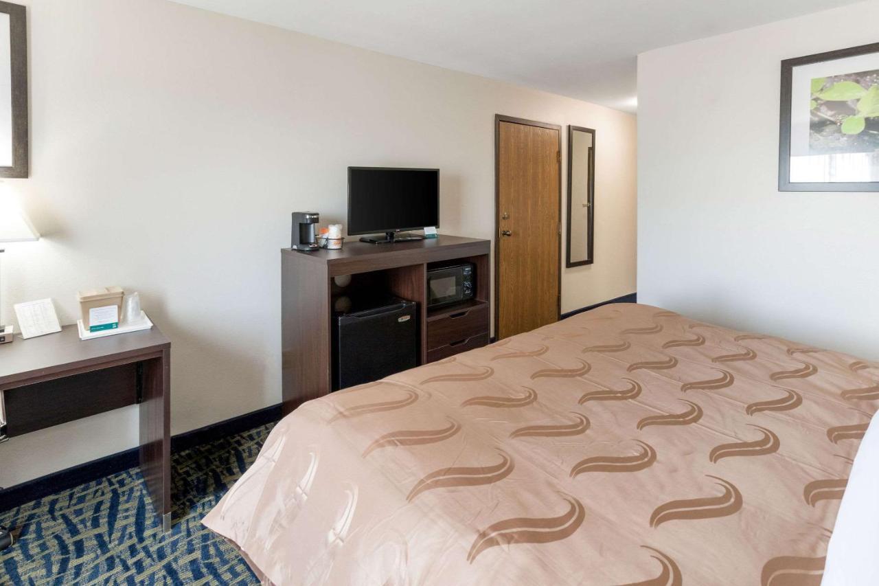 Quality Inn Rochelle Bagian luar foto