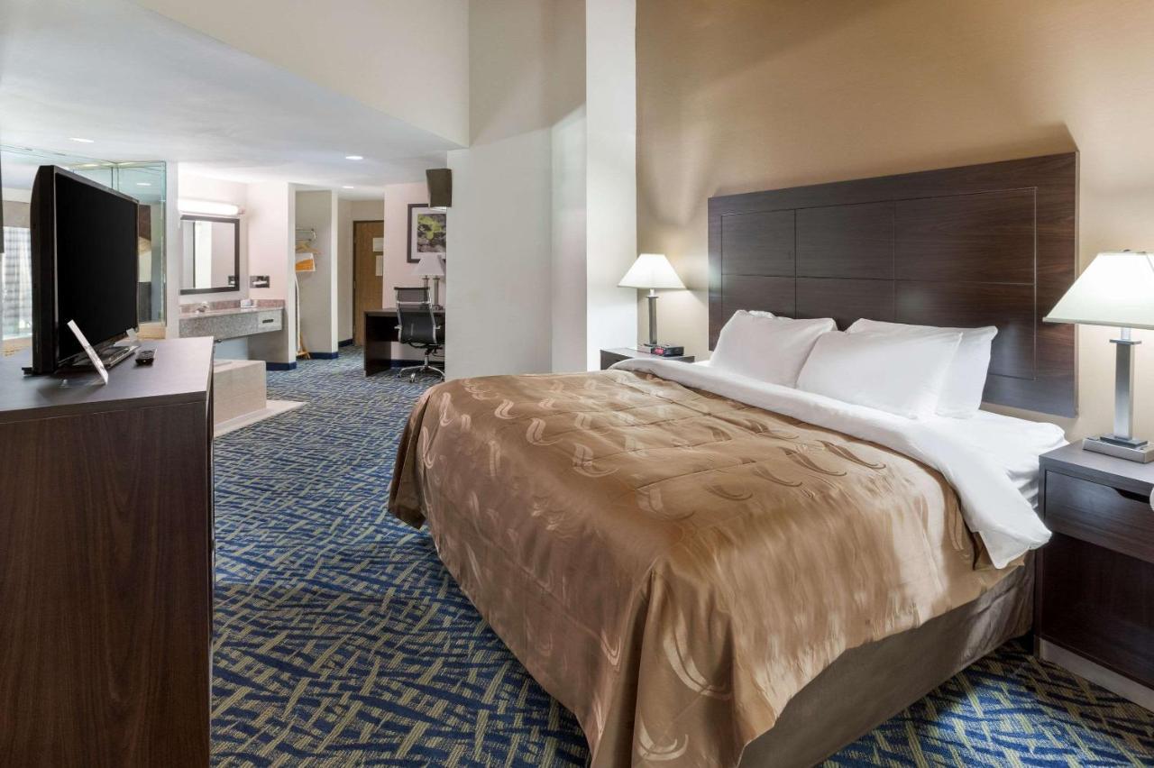 Quality Inn Rochelle Bagian luar foto