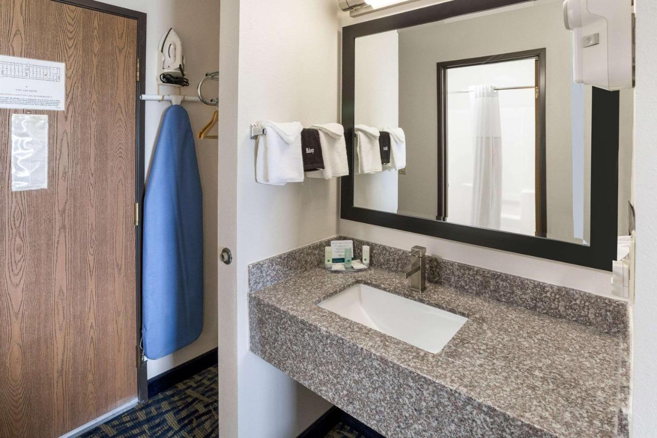 Quality Inn Rochelle Bagian luar foto