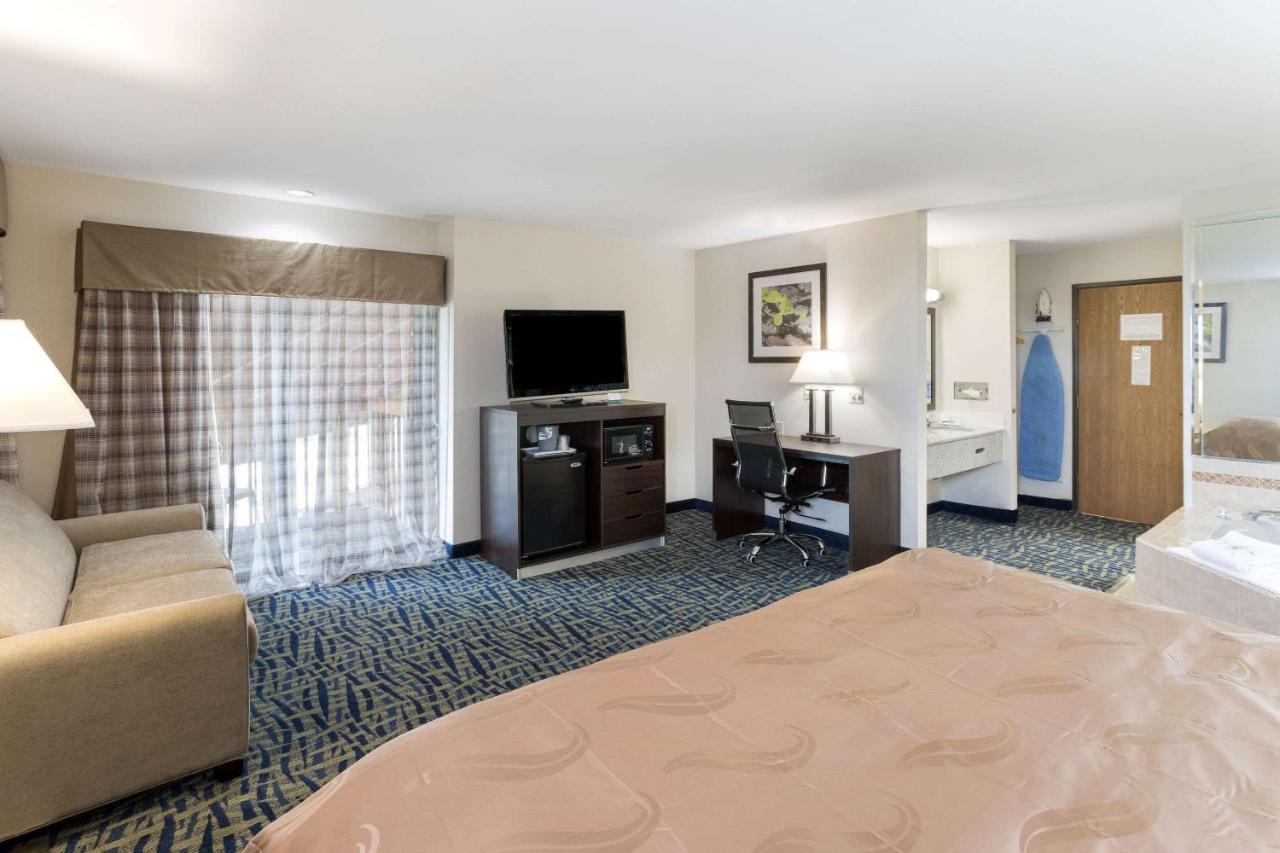 Quality Inn Rochelle Bagian luar foto