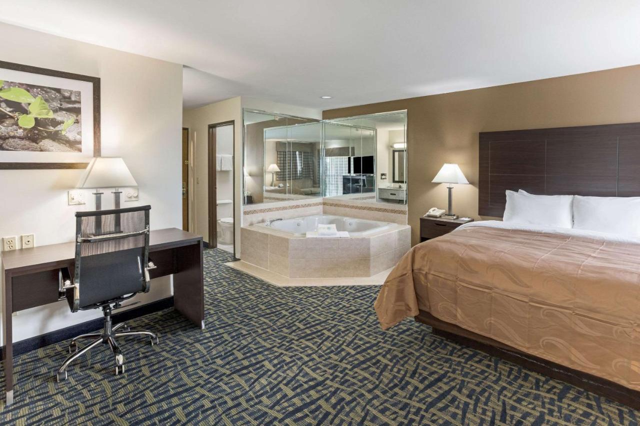 Quality Inn Rochelle Bagian luar foto