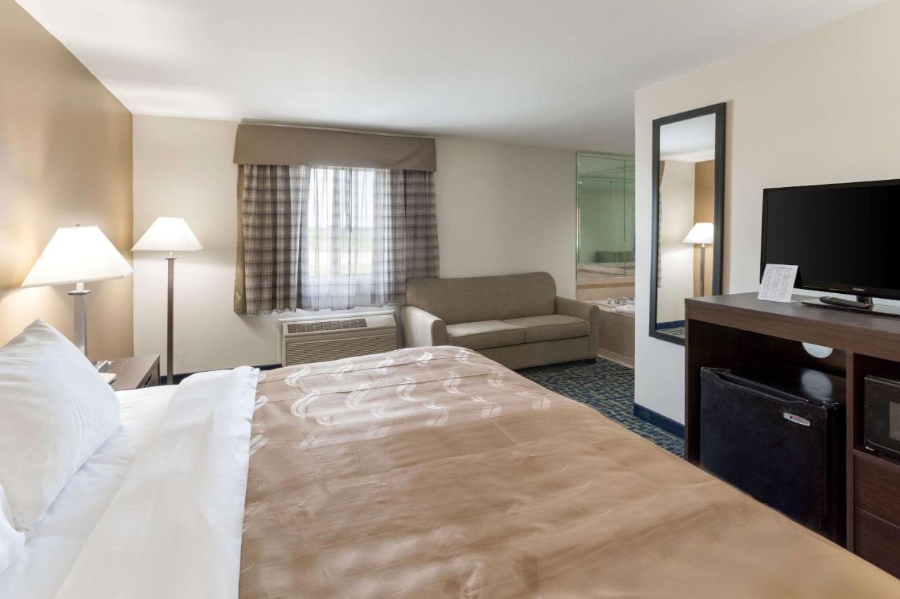 Quality Inn Rochelle Bagian luar foto