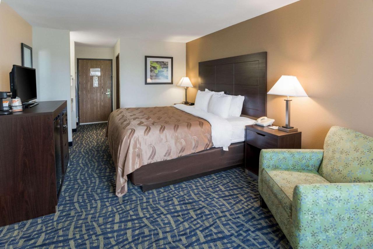 Quality Inn Rochelle Bagian luar foto