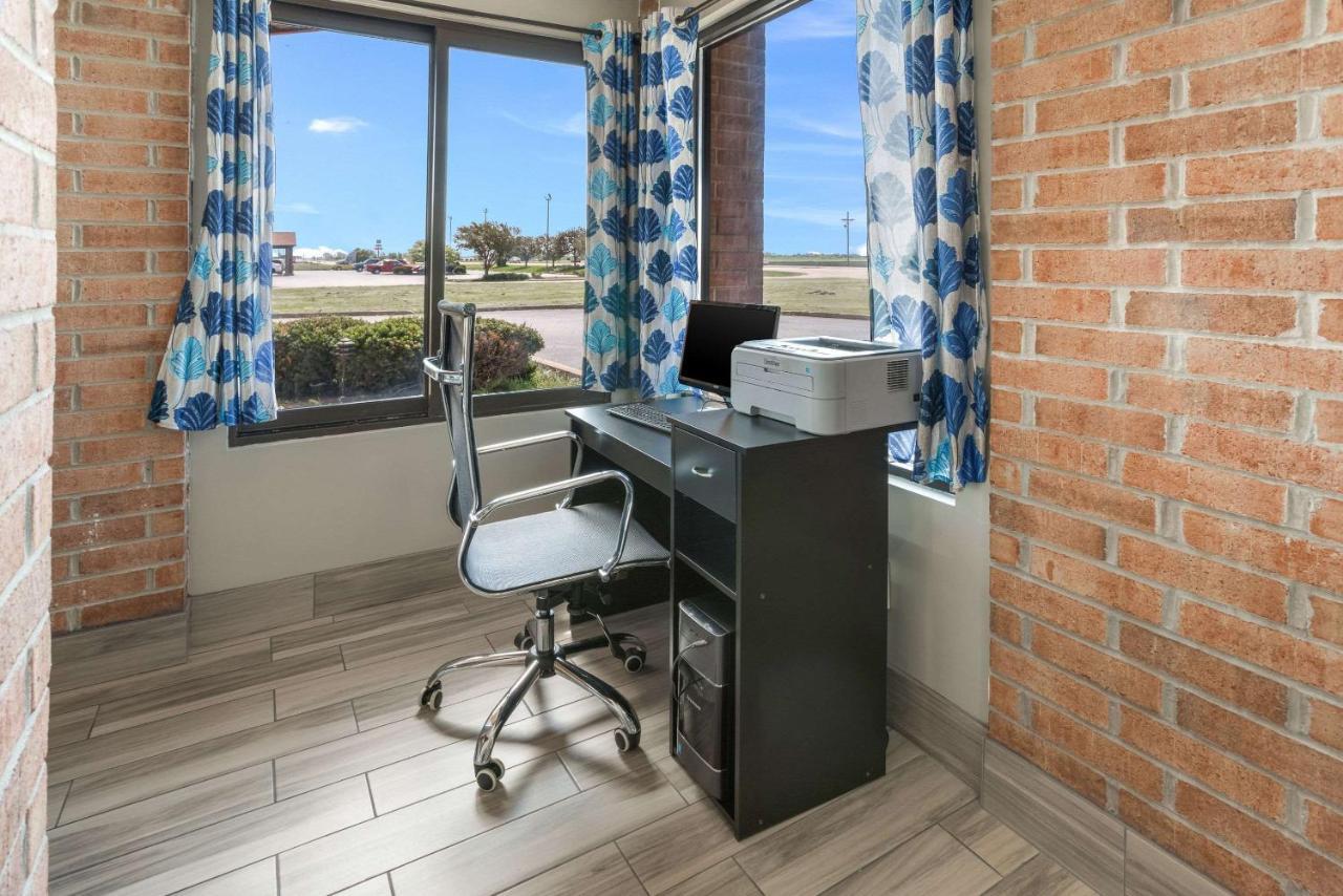 Quality Inn Rochelle Bagian luar foto